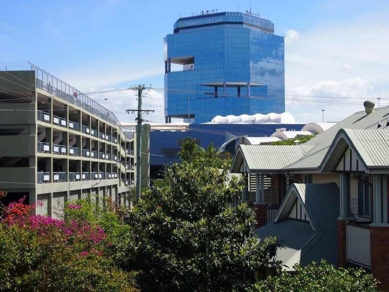 1/9 Bennett Street, Toowong QLD 4066