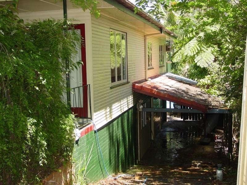 97 Simpsons Road, Bardon QLD 4065