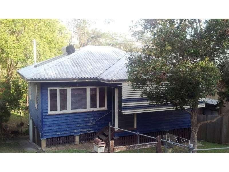 15 Tyne Street, Taringa QLD 4068