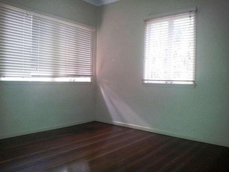 15 Tyne Street, Taringa QLD 4068