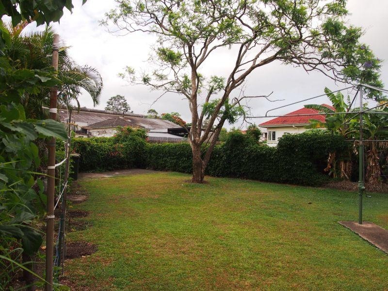 69 Deshon Street, Woolloongabba QLD 4102