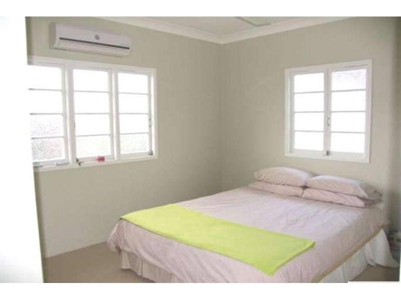 13 Vale Street, Wavell Heights QLD 4012