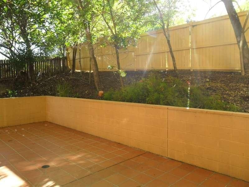 5/15 Clarence Road, Indooroopilly QLD 4068