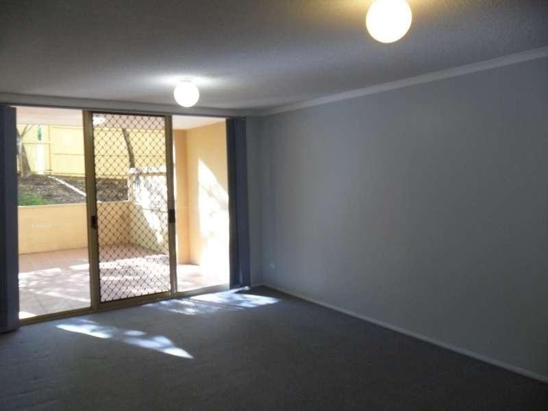 5/15 Clarence Road, Indooroopilly QLD 4068