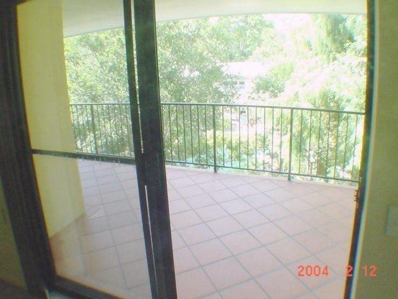 8/66 Depper Street, St Lucia QLD 4067