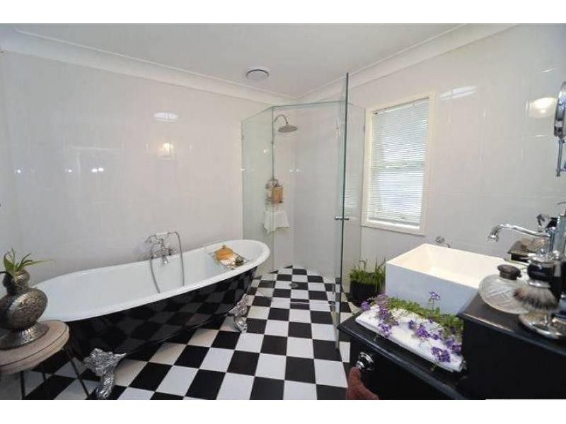 828 Waterworks Road, The Gap QLD 4061