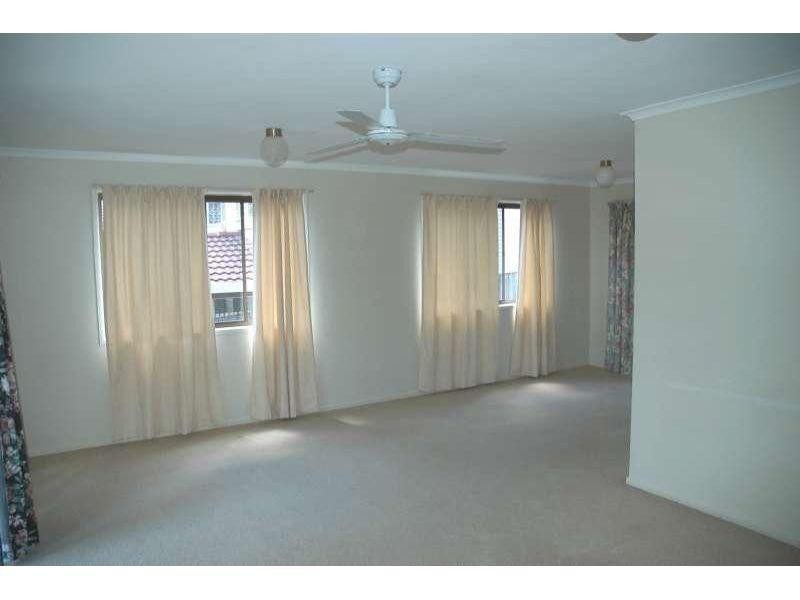 18 Gonzalas Street, Macgregor QLD 4109