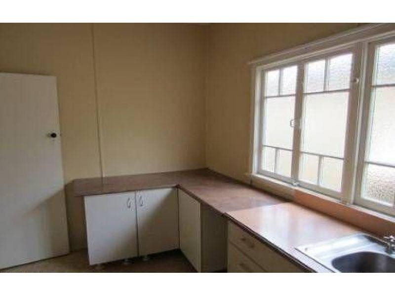32 Swan Terrace, Windsor QLD 4030