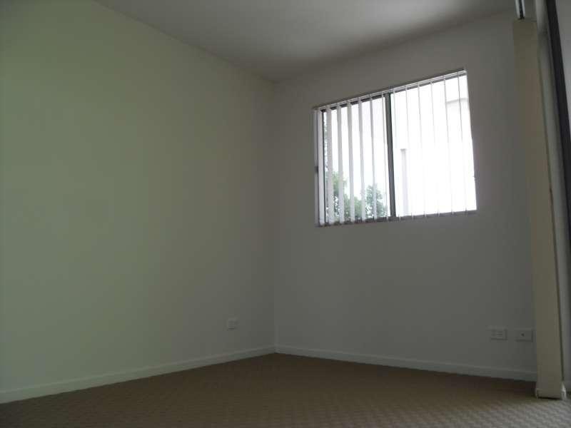 4/11 Stamford Street, Yeerongpilly QLD 4105