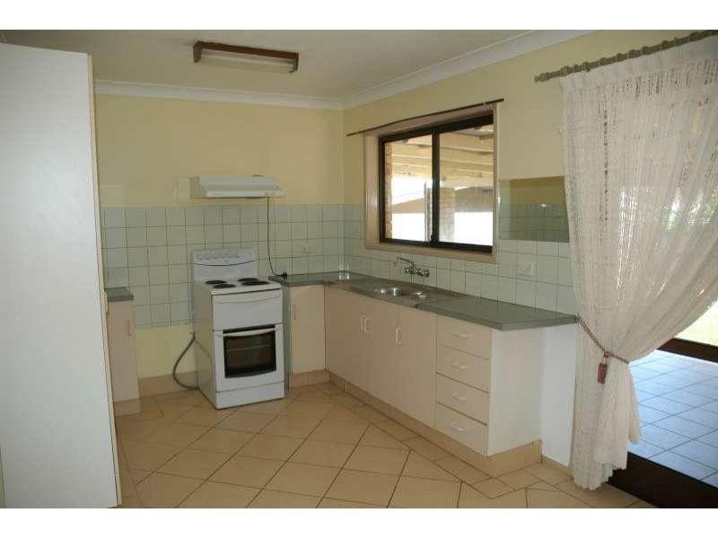 4 Dome Street, Eight Mile Plains QLD 4113