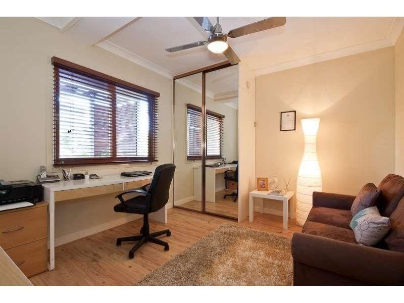 58 Dansie Street, Greenslopes QLD 4120