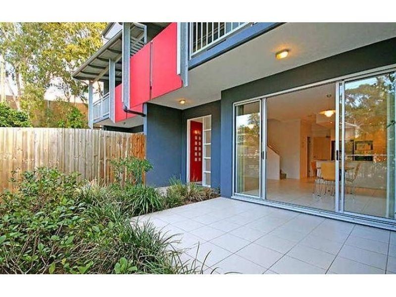 2/97 Primrose Street, Sherwood QLD 4075