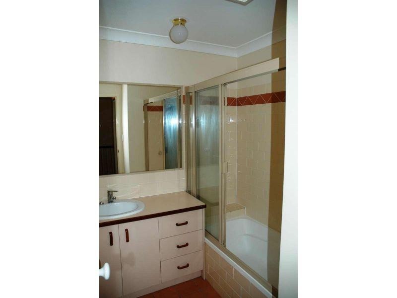 2/179 Norman Avenue, Norman Park QLD 4170