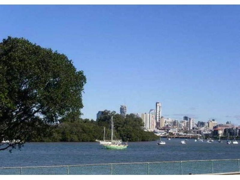 3/256 Kingsford Smith Drive, Hamilton QLD 4007