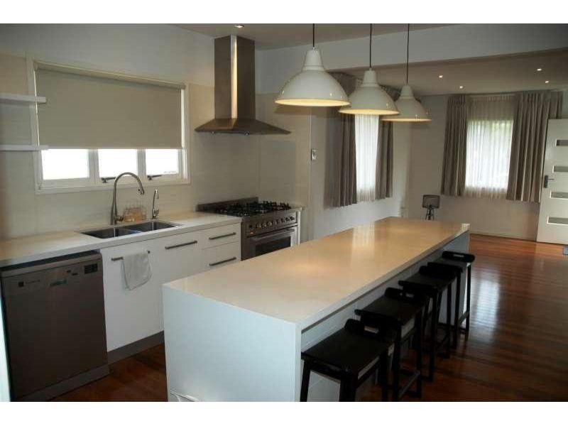 128 Macrossan Avenue, Norman Park QLD 4170