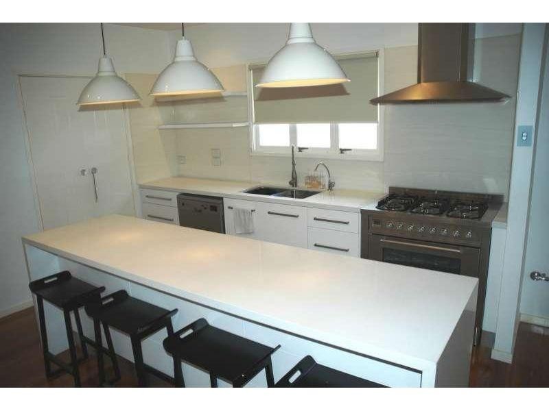 128 Macrossan Avenue, Norman Park QLD 4170