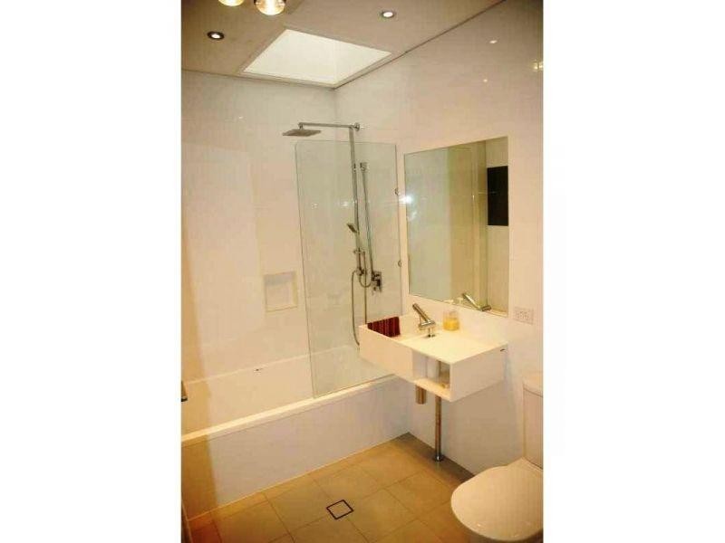 128 Macrossan Avenue, Norman Park QLD 4170