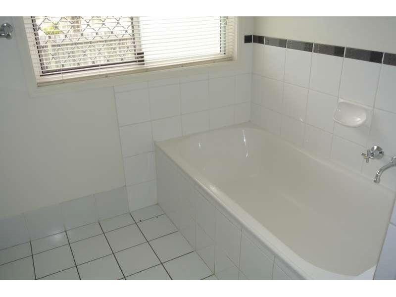 32 Barnes Court, Redbank QLD 4301