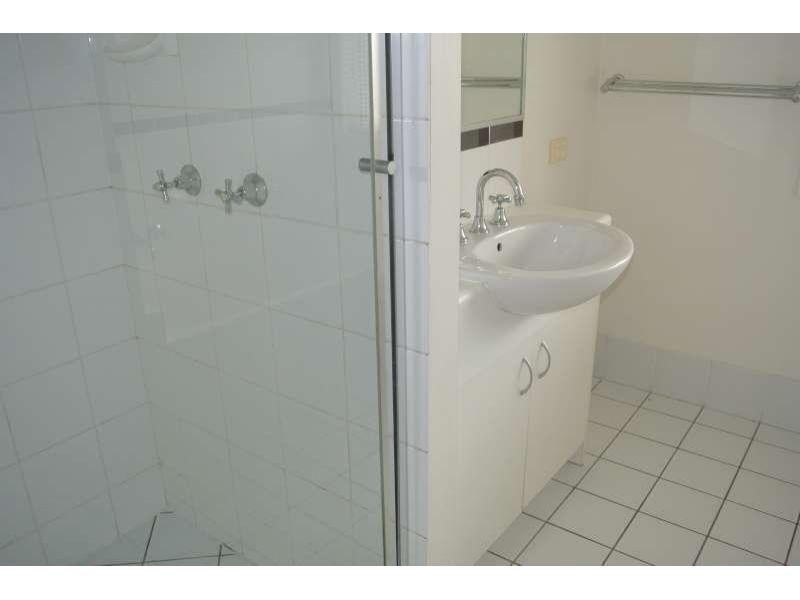 32 Barnes Court, Redbank QLD 4301