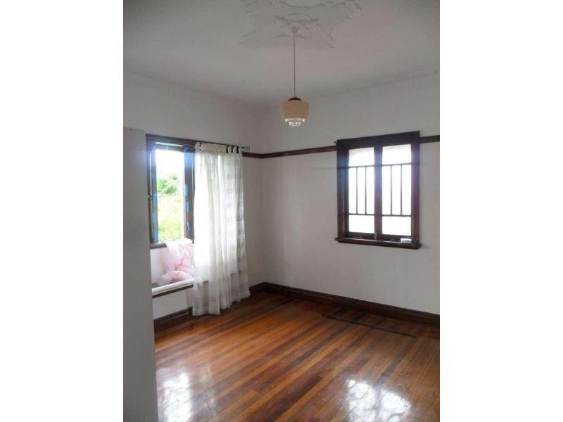 9 Seventh Avenue, Kedron QLD 4031