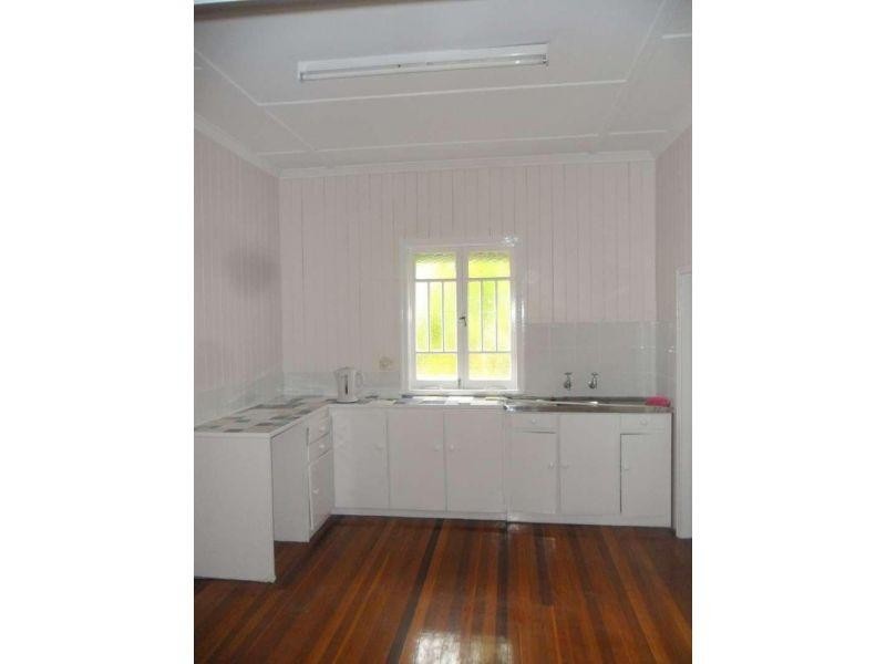 9 Seventh Avenue, Kedron QLD 4031