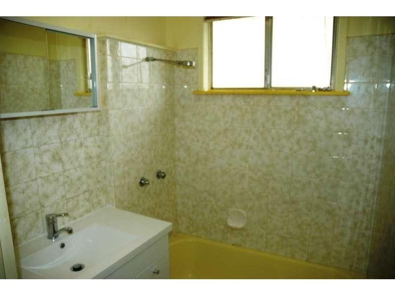 5 Dawn Street, Riverview QLD 4303