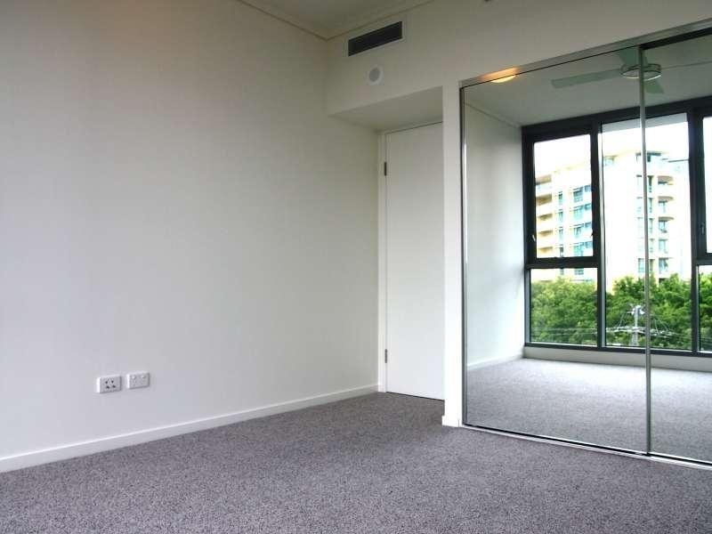 30311/2 Harbour Road, Hamilton QLD 4007