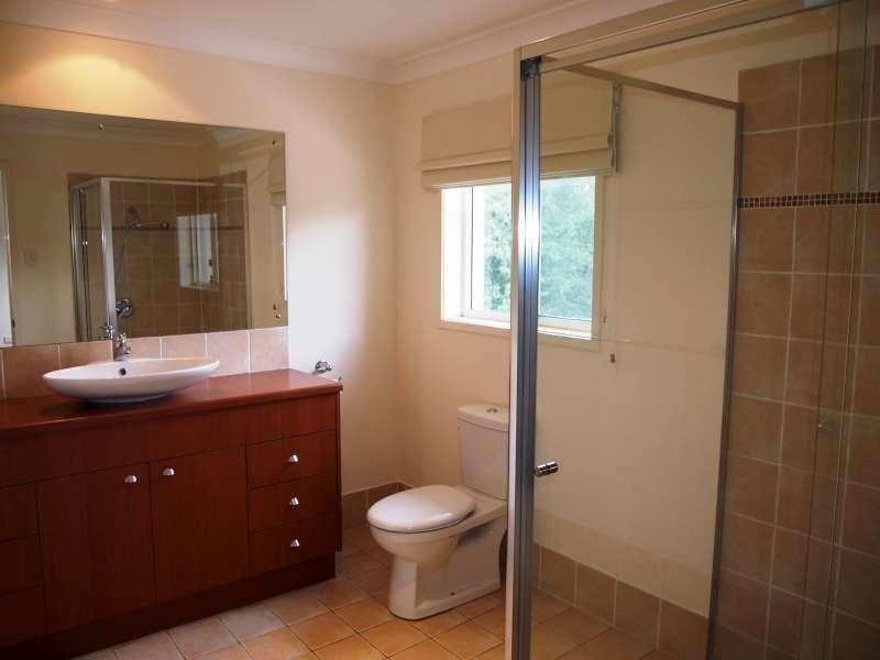 77 Malcolm Street, Hawthorne QLD 4171