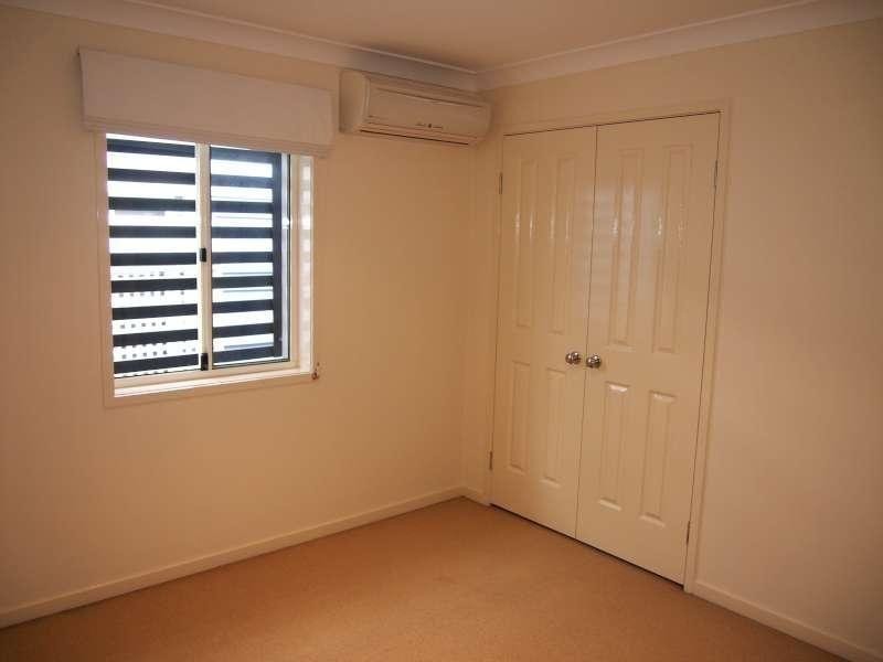 77 Malcolm Street, Hawthorne QLD 4171