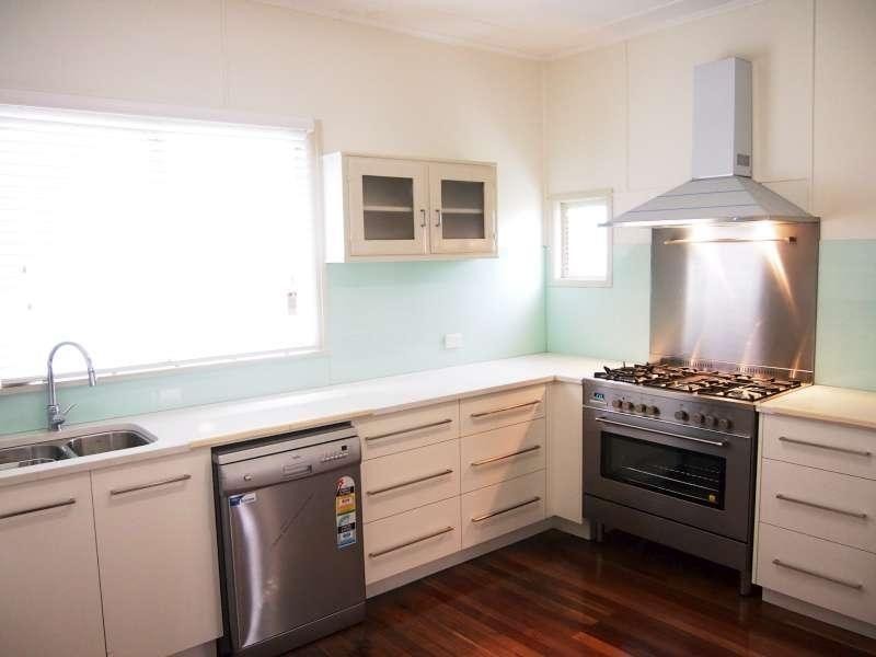 25 Crescent Way, Hendra QLD 4011