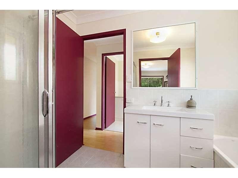 6 Ambat Court, Tanah Merah QLD 4128