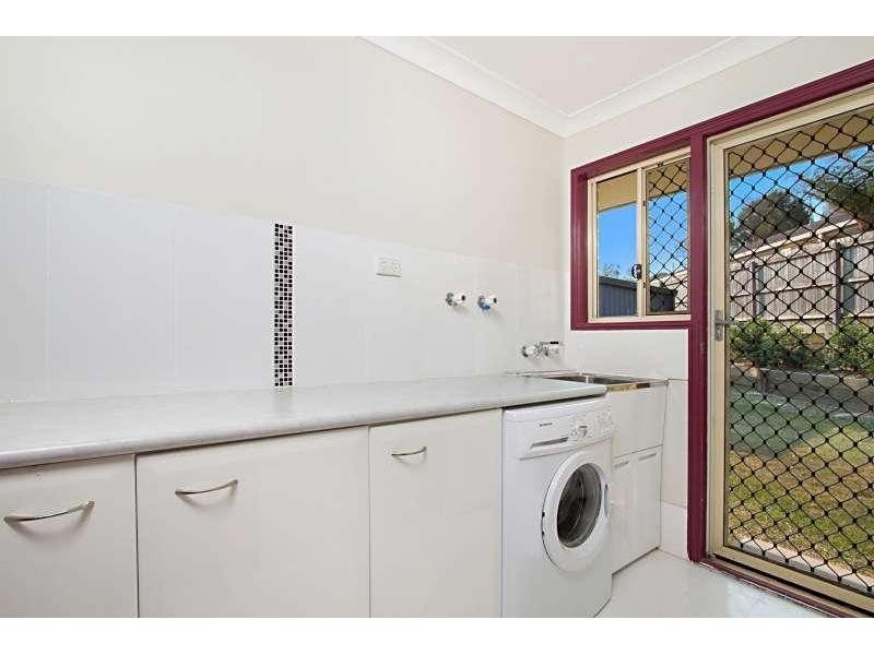 6 Ambat Court, Tanah Merah QLD 4128