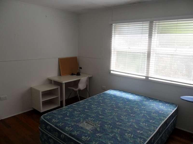 2/85 Scott Road, Herston QLD 4006