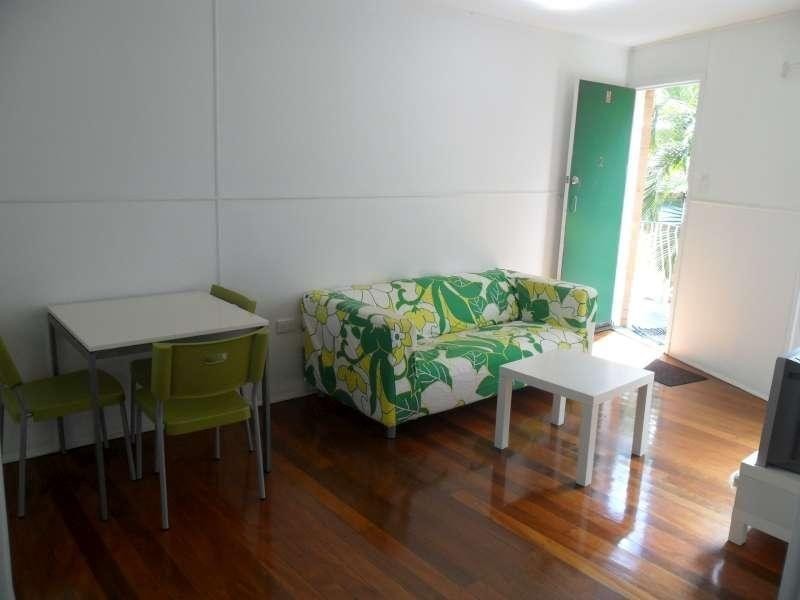 2/85 Scott Road, Herston QLD 4006