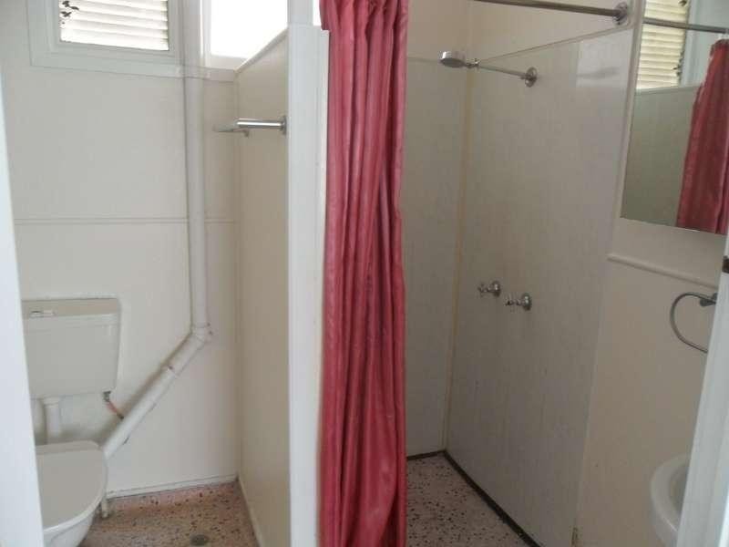 2/85 Scott Road, Herston QLD 4006