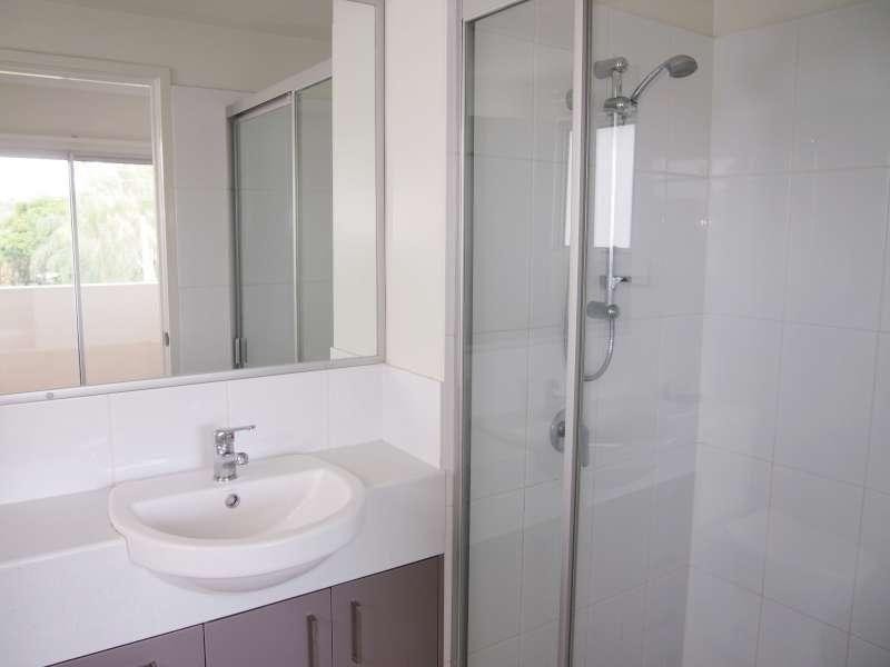 9/159 Clarence Road, Indooroopilly QLD 4068