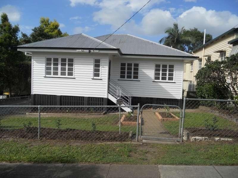32 Drummond Street, Greenslopes QLD 4120