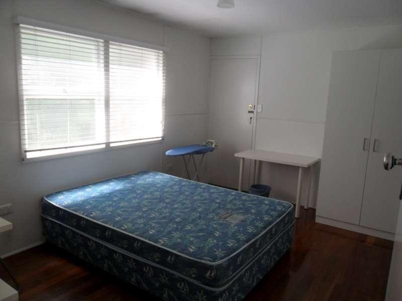 2/85 Scott Road, Herston QLD 4006