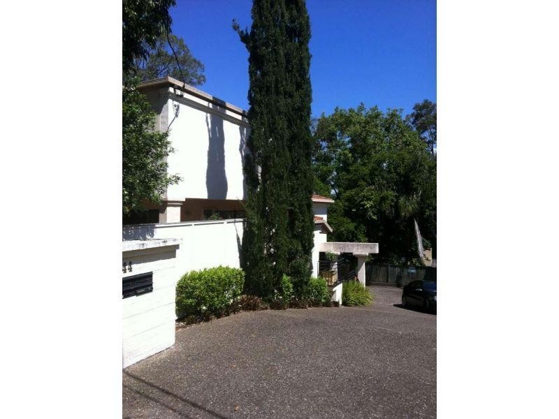 4/44 Dovercourt Road, Toowong QLD 4066