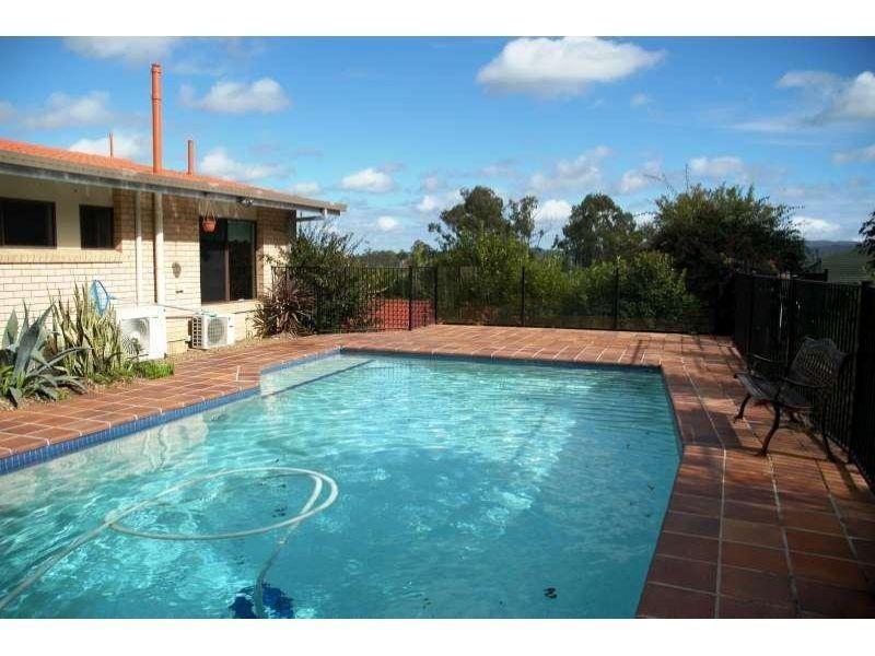 53 Cedarleigh Road, Kenmore QLD 4069