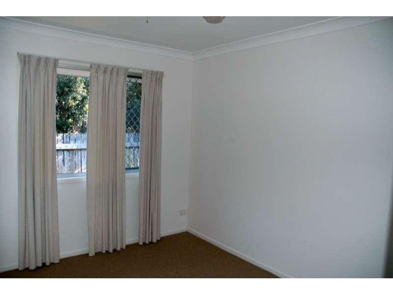 18 Tangmere Street, Chapel Hill QLD 4069