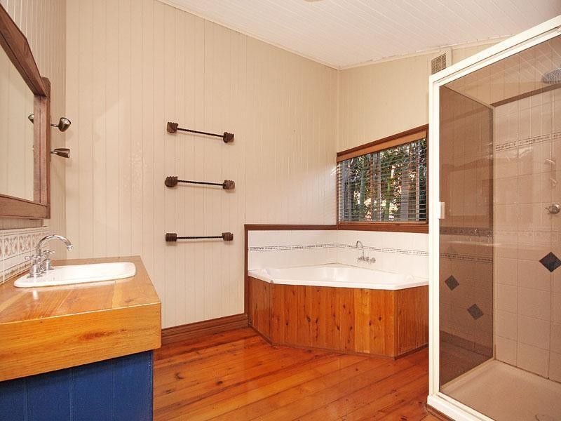 671 Moggill Road, Chapel Hill QLD 4069