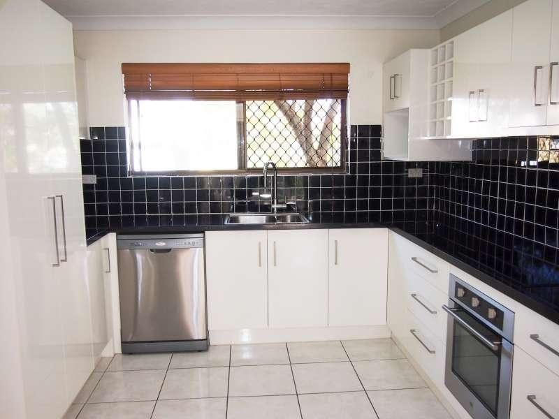 2/25 Scott Road, Herston QLD 4006