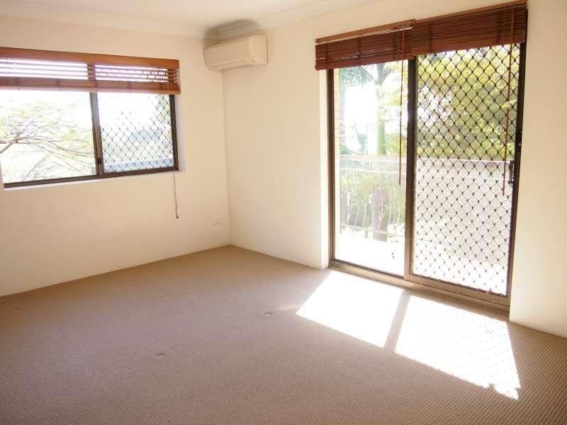 2/25 Scott Road, Herston QLD 4006