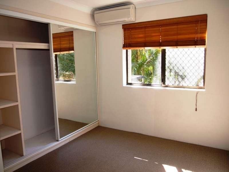 2/25 Scott Road, Herston QLD 4006