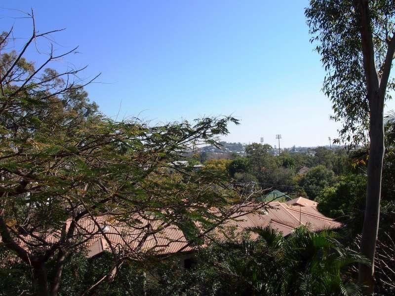 2/25 Scott Road, Herston QLD 4006