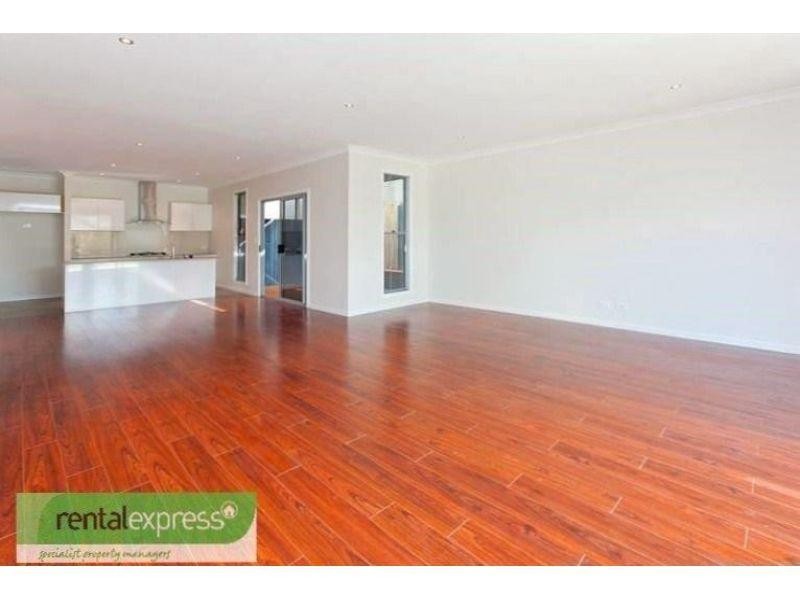 18 Hopman Way, Springfield Lakes QLD 4300