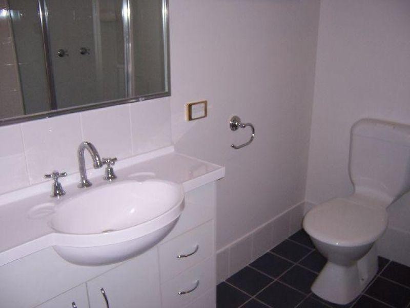 2/70 York Street, Nundah QLD 4012