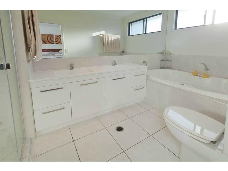 6 Brinley Place, Sinnamon Park QLD 4073