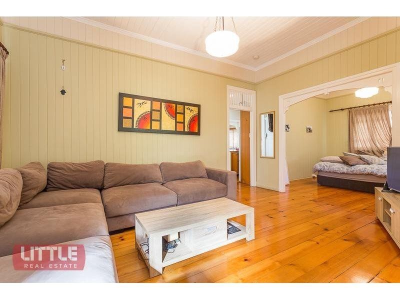 8 Parkhurst Avenue, Herston QLD 4006